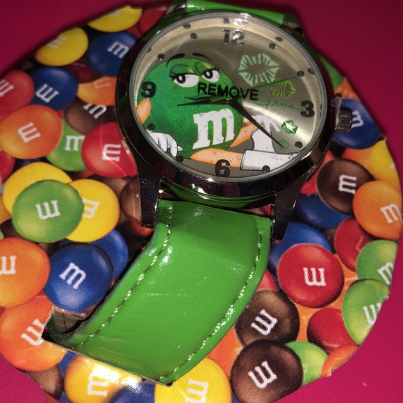 M&M’s Fun Watch Green M&M - Picture 9 of 16